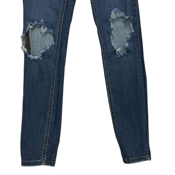 Free People FP Size 26R Distressed Skinny Medium Wash Cropped Denim Jeans Ankle - Picture 3 of 8